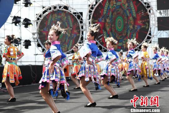 全國30余支風箏隊齊聚貴州興仁共慶苗族“八月八”