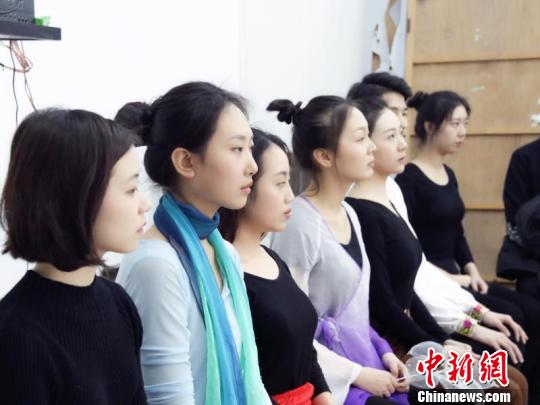 傳媒影視類報考人數陡增上海一學校“藝考”爆棚