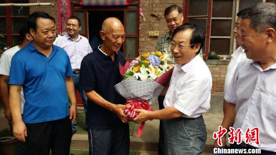 河北邢臺一教師執教57年畢生獻給教育(圖)