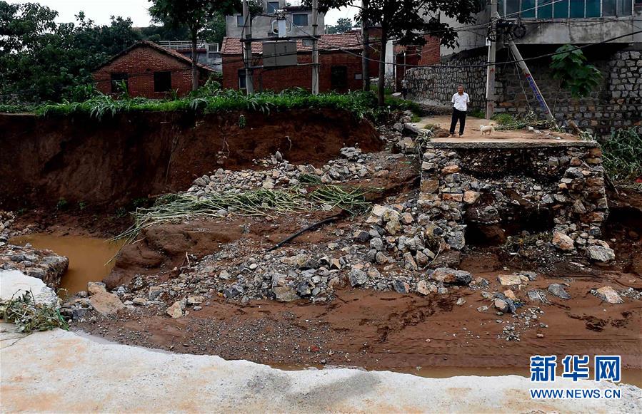 河南安陽遭遇強(qiáng)降雨 9.8萬人緊急轉(zhuǎn)移 河南安陽遭遇強(qiáng)降雨 9.8萬人緊急轉(zhuǎn)移