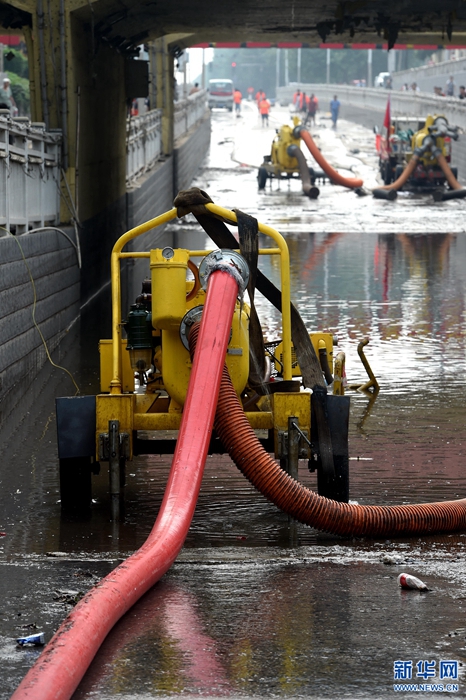 河南安陽積極應(yīng)對城市內(nèi)澇災(zāi)害