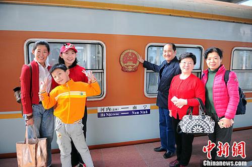 DЇοڒЇյ܇ǰӰ<a target='_blank'  _fcksavedurl='http://www.chinanews.com/'><p class=