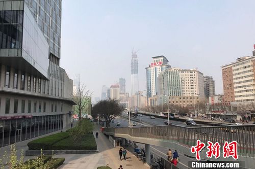 圖為北京雙井附近的寫字樓和居民住宅樓。 <a target='_blank' href='http://www.chinanews.com/' ></p><p  align=