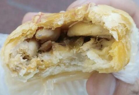 資料圖:酸菜牛蛙餡月餅