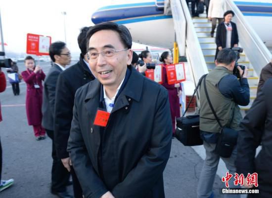 廣東省長(zhǎng):誠(chéng)意邀香港服務(wù)提供者參與自貿(mào)區(qū)建設(shè)