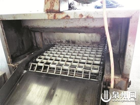 福建泉州多家餐具消毒廠環(huán)境堪憂 地板污水橫流