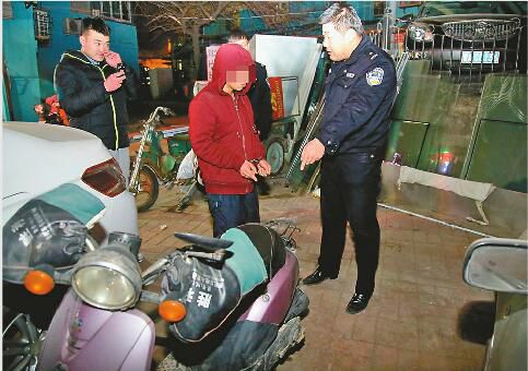 肇事摩托車駕駛員被抓獲警方供圖