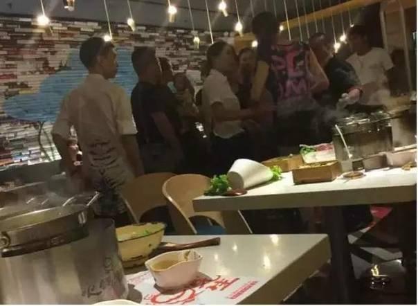 溫州火鍋店開水澆頭案宣判:服務員獲刑22個月
