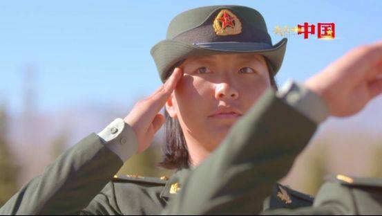 巾幗不讓須眉!90后準空姐轉型青藏高原女炮兵