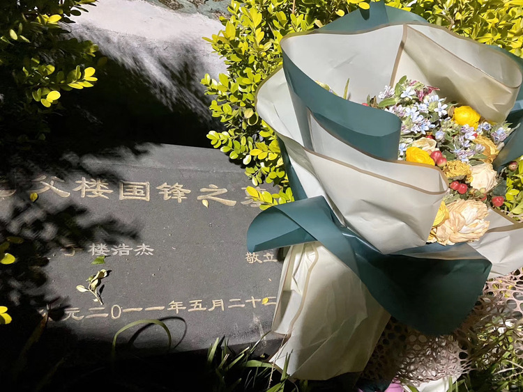 坐高鐵看中國(guó)|我要認(rèn)真端詳武漢,曾交付熱情與生命的地方